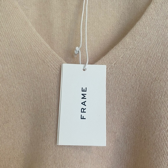 Frame 100% cashmere v-neck sweater, size XS - Picture 5 of 16